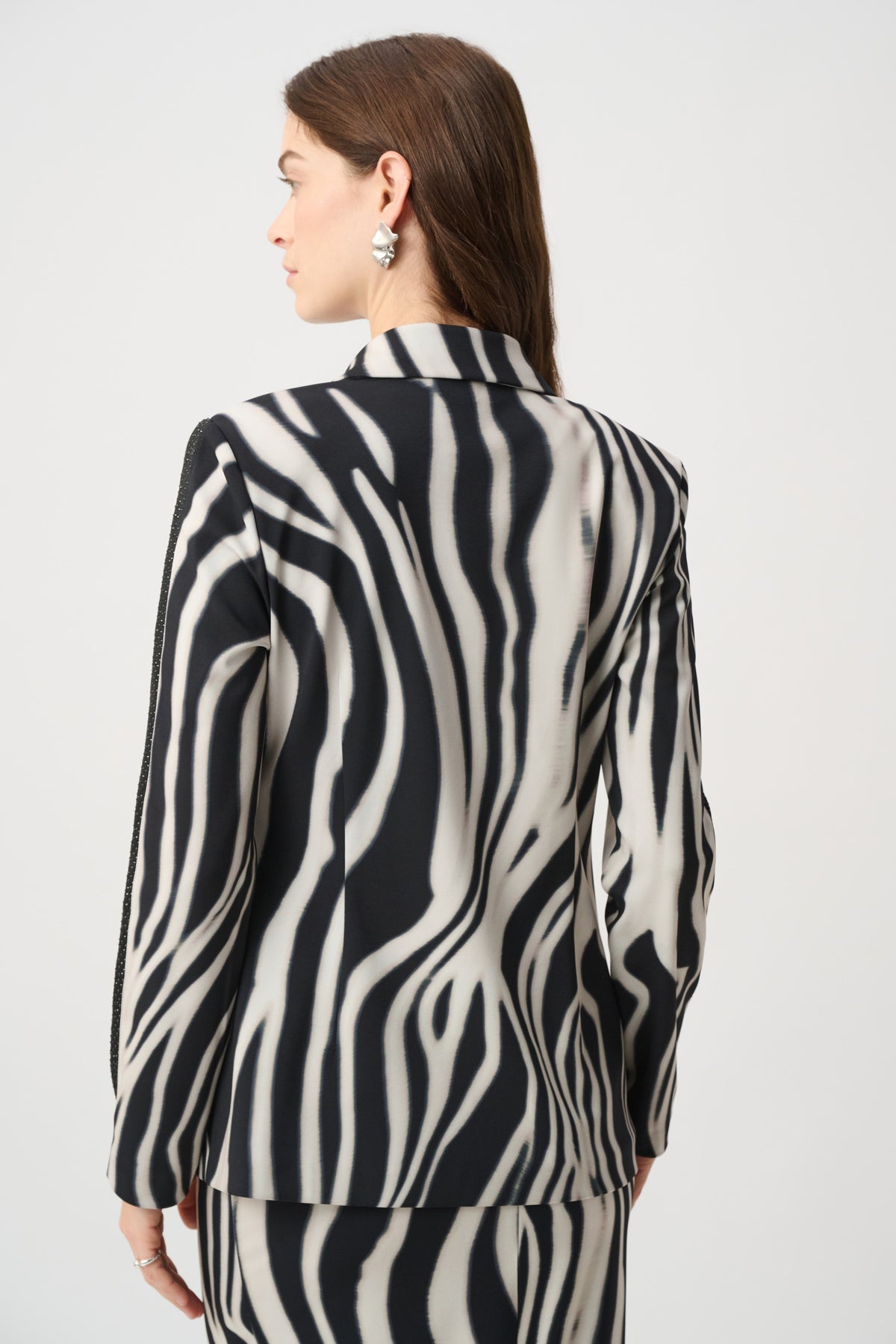 JOSEPH RIBKOFF WHITE BLAZER 264129 511 226