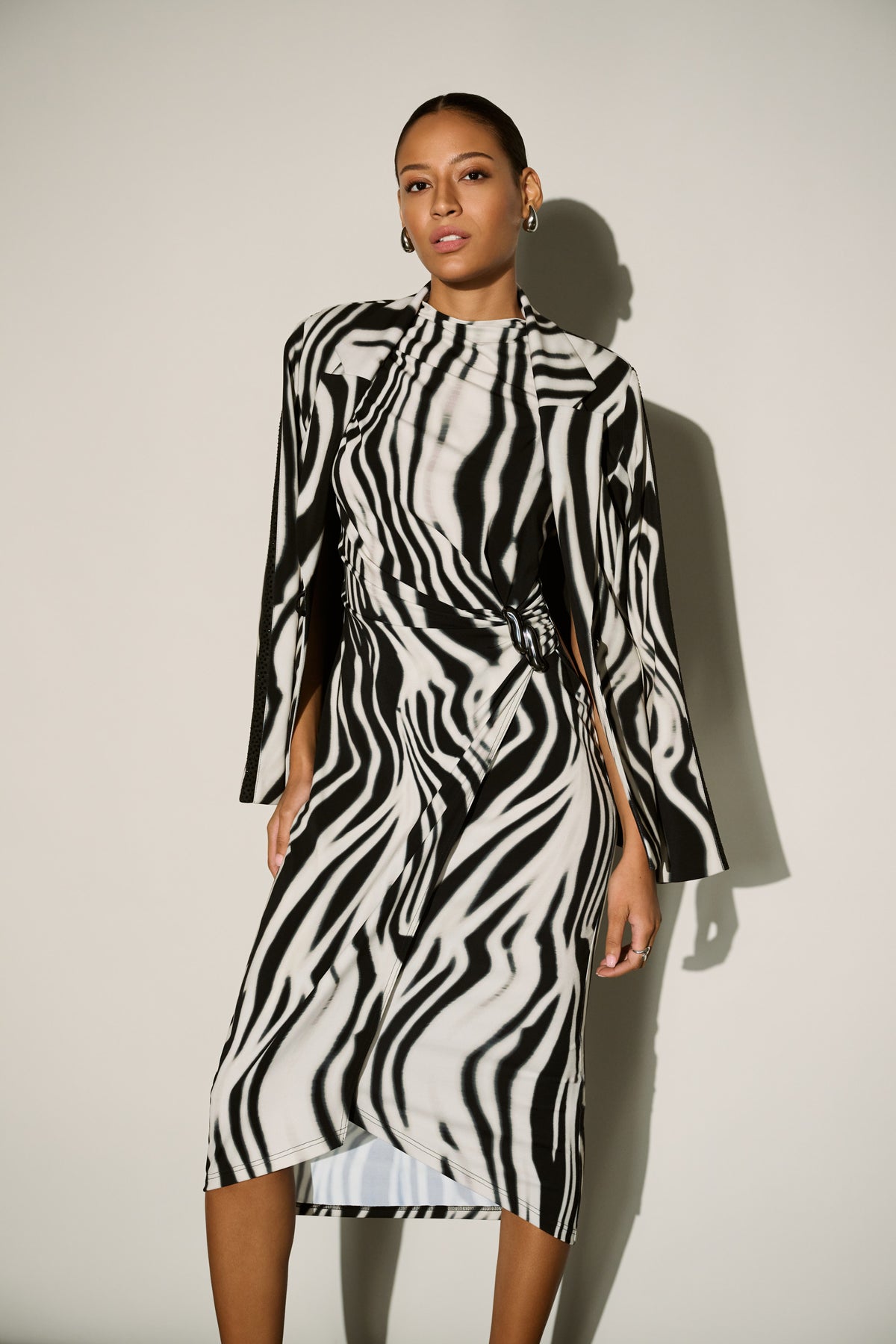 JOSEPH RIBKOFF WHITE BLAZER 264129 511 226