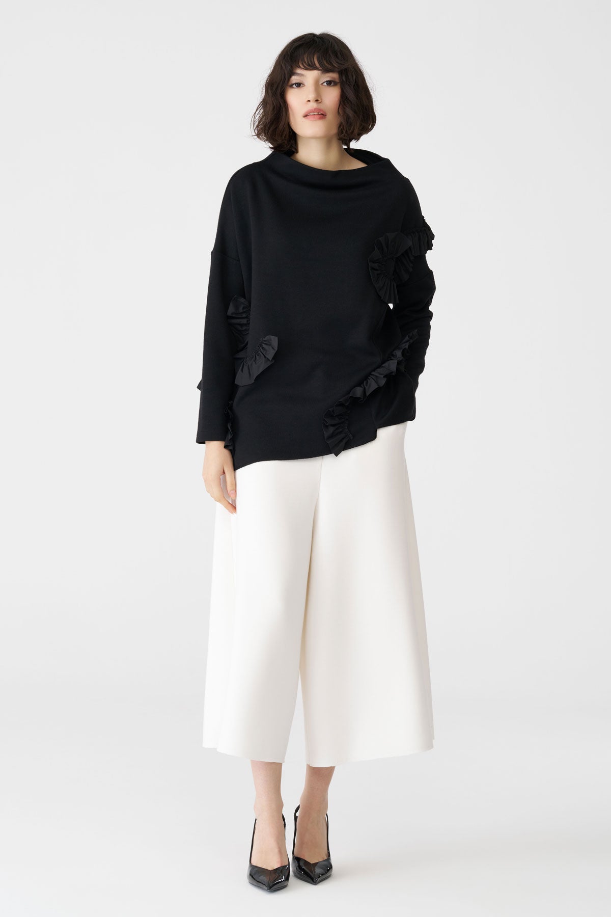 BIZE BLACK SWIRL NECK TOP BT0224 226
