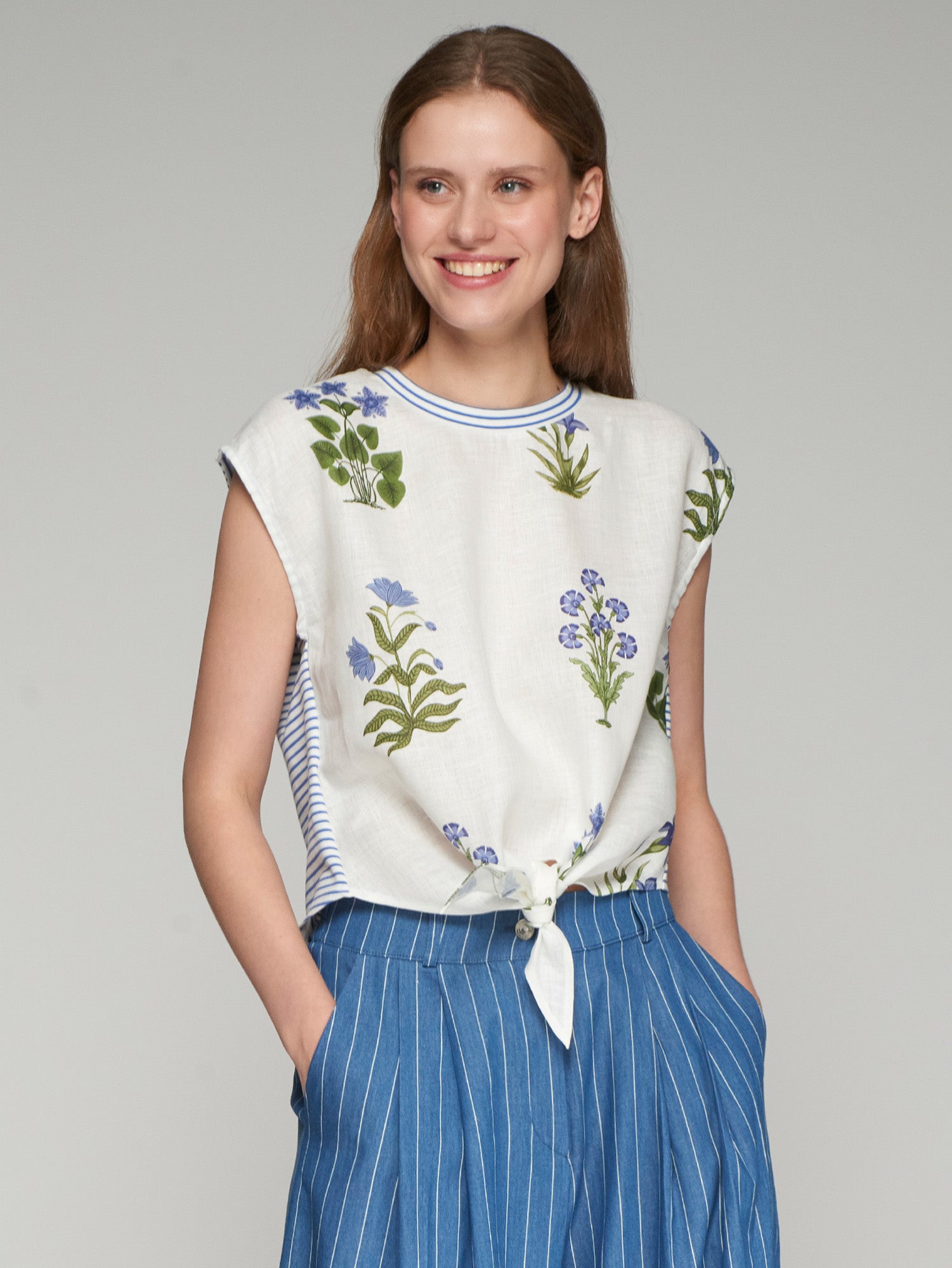 VILAGALLO ALIZA BLUE FLORAL LINEN TOP 32245 125