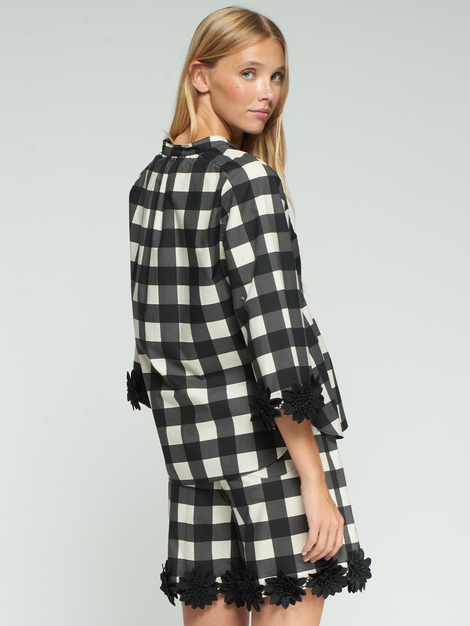 VILAGALLO BLK/CREAM GINGHAM TOP 33340