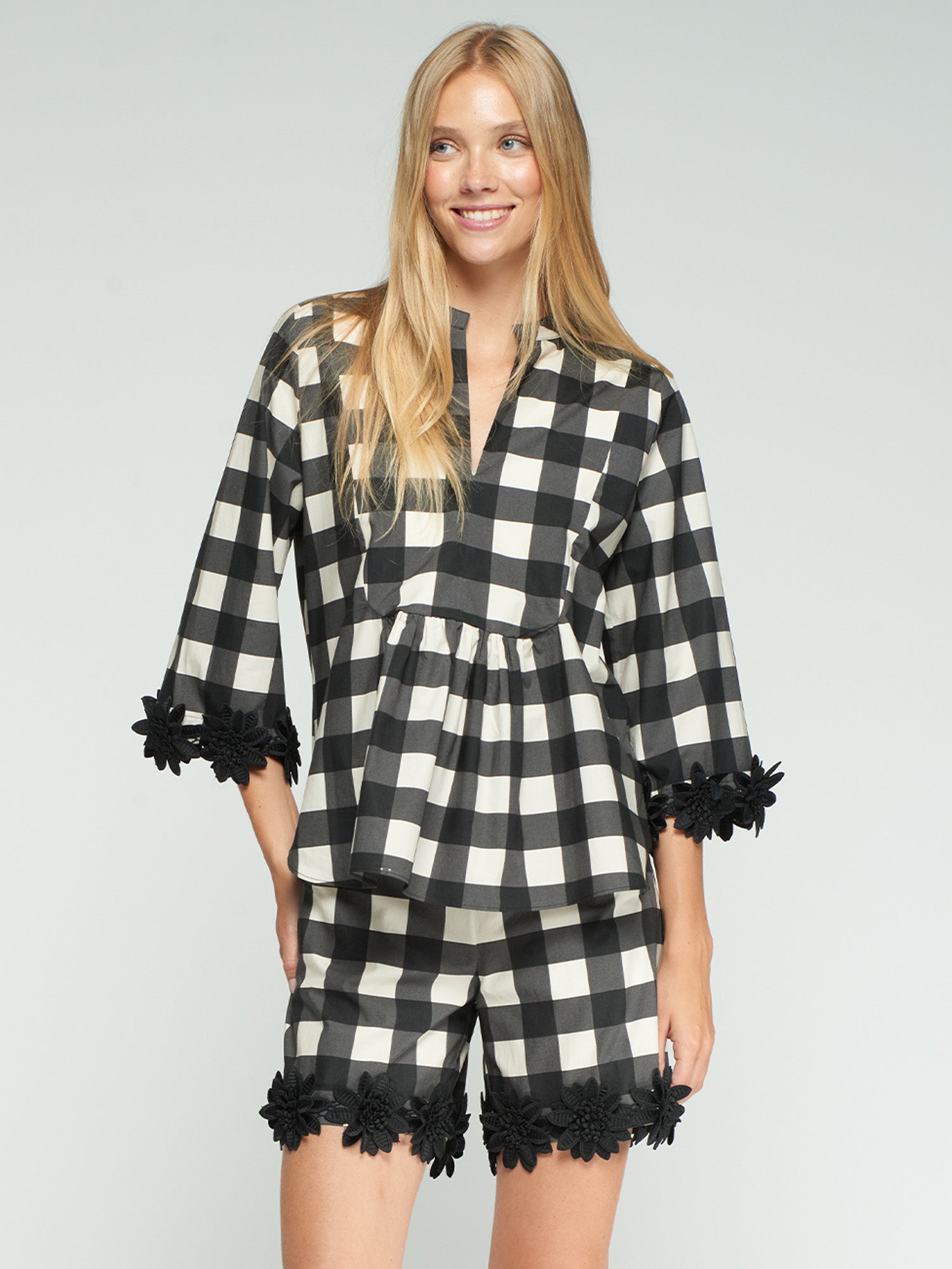 VILAGALLO BLK/CREAM GINGHAM TOP 33340