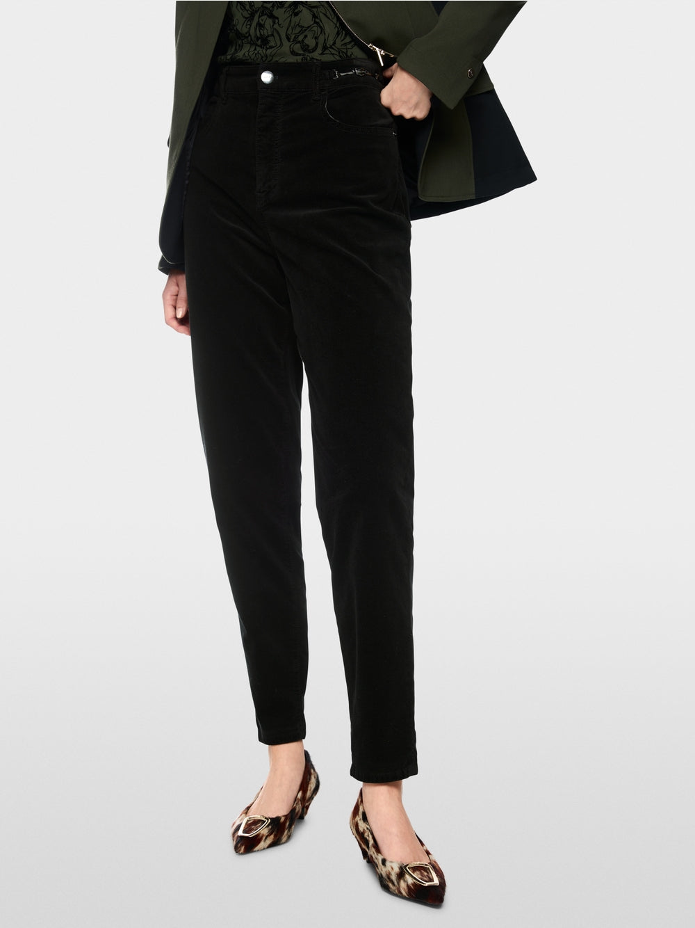 MARCCAIN BLACK VELVET JEANS BC8152W48 900 226