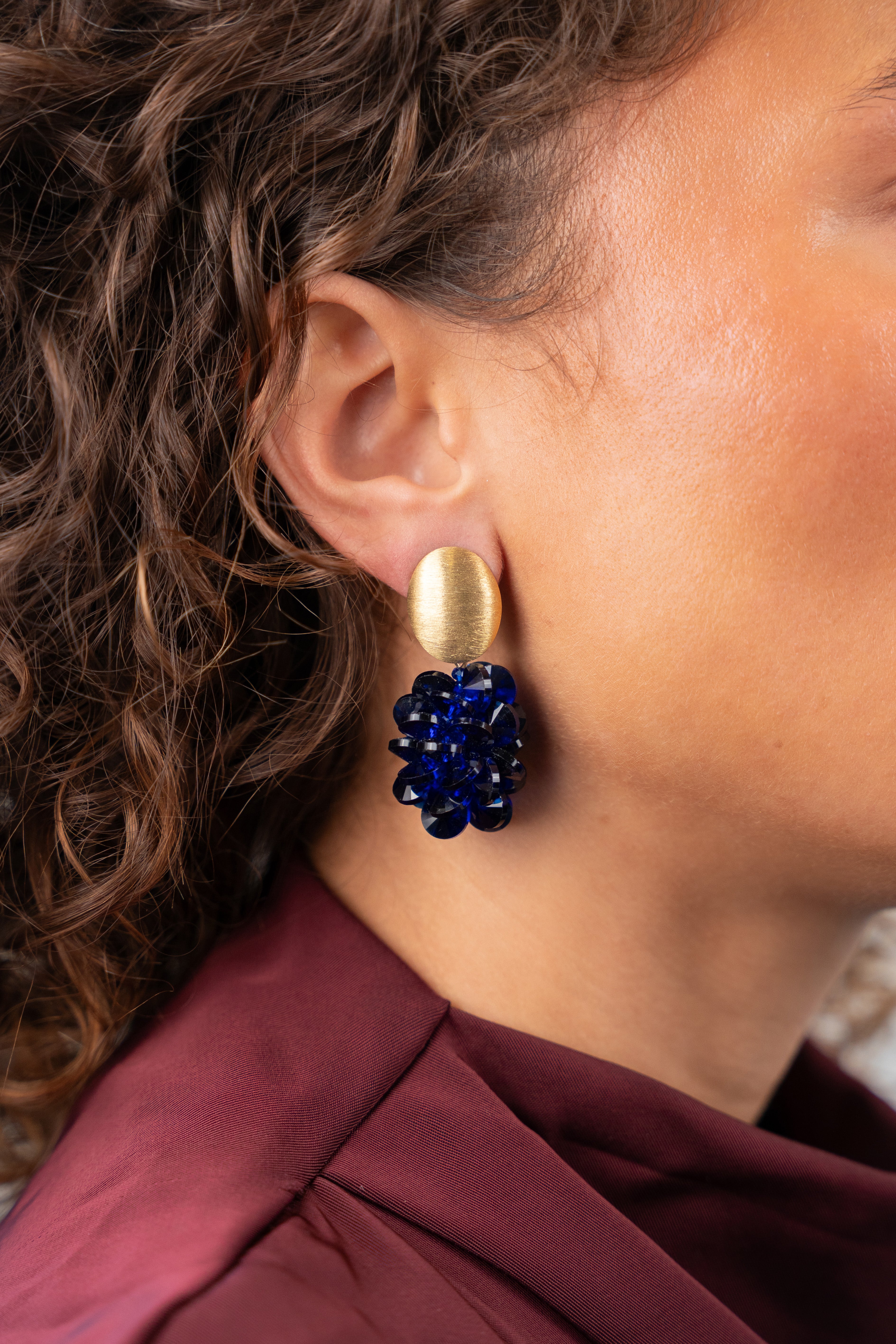 LOTT. GIOELLI  BLUE OVAL CRYSTAL EARRINGS B13625 126