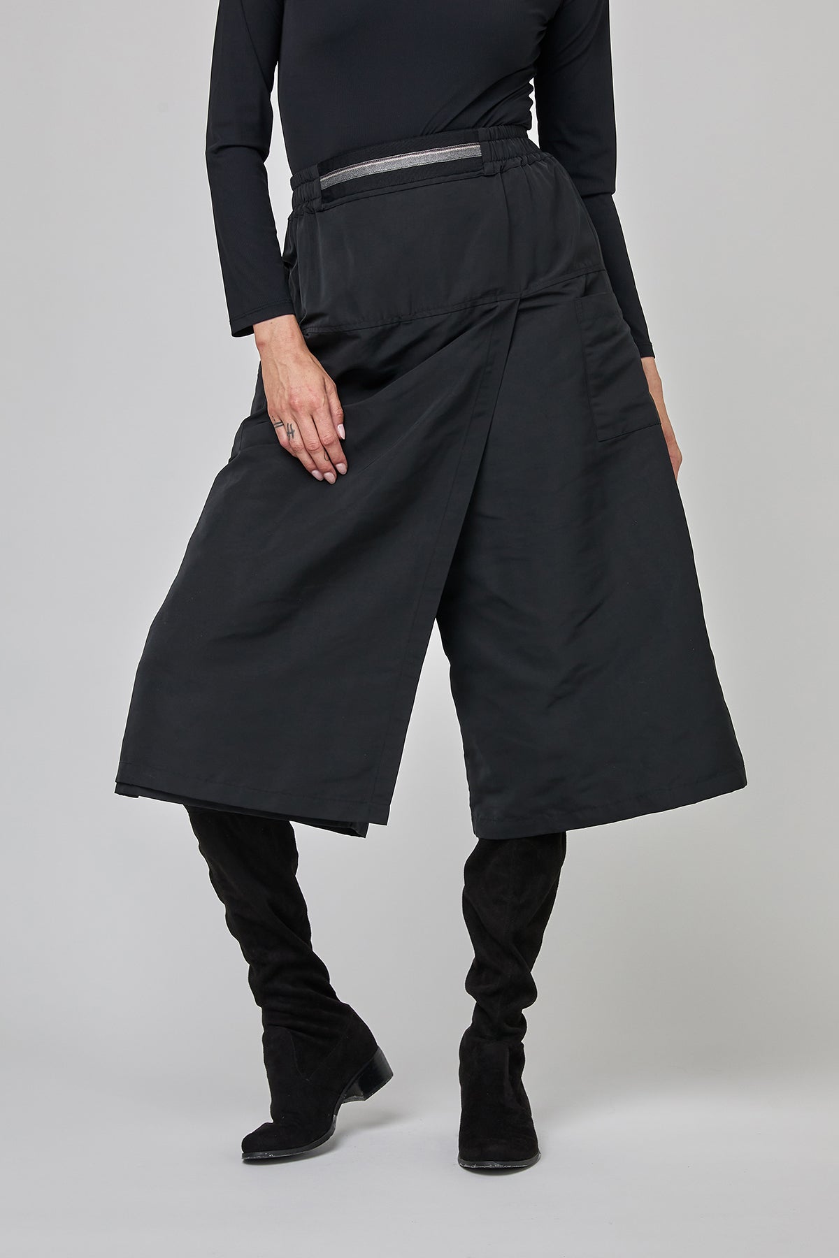 UCHUU BLACK CULOTTES/SKIRT CF25 103 225