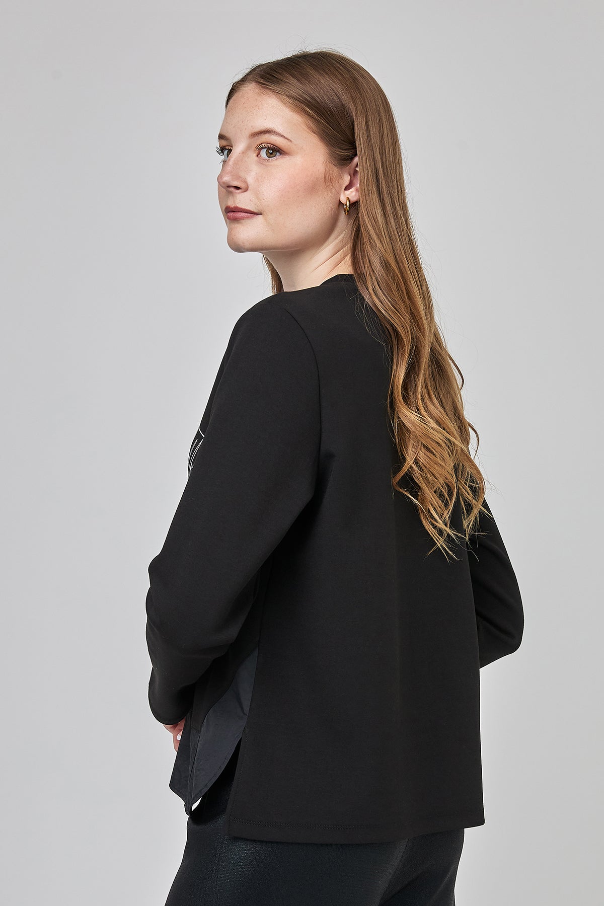 UCHUU BLACK POCKET SWEATSHIRT CF25 308 225