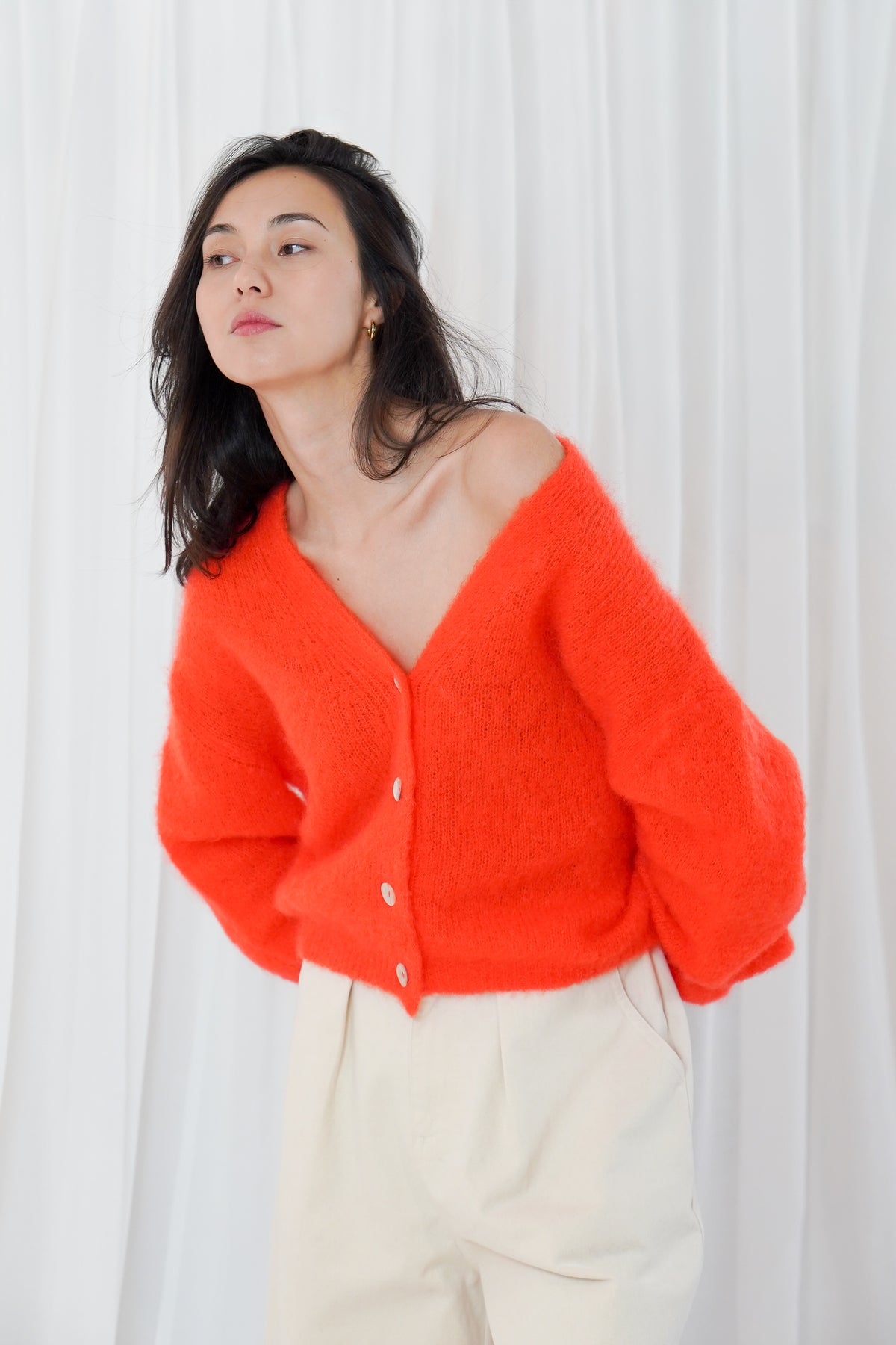TWNS ORANGE BUTTONED V-NECK CARDIGAN MALIA 226