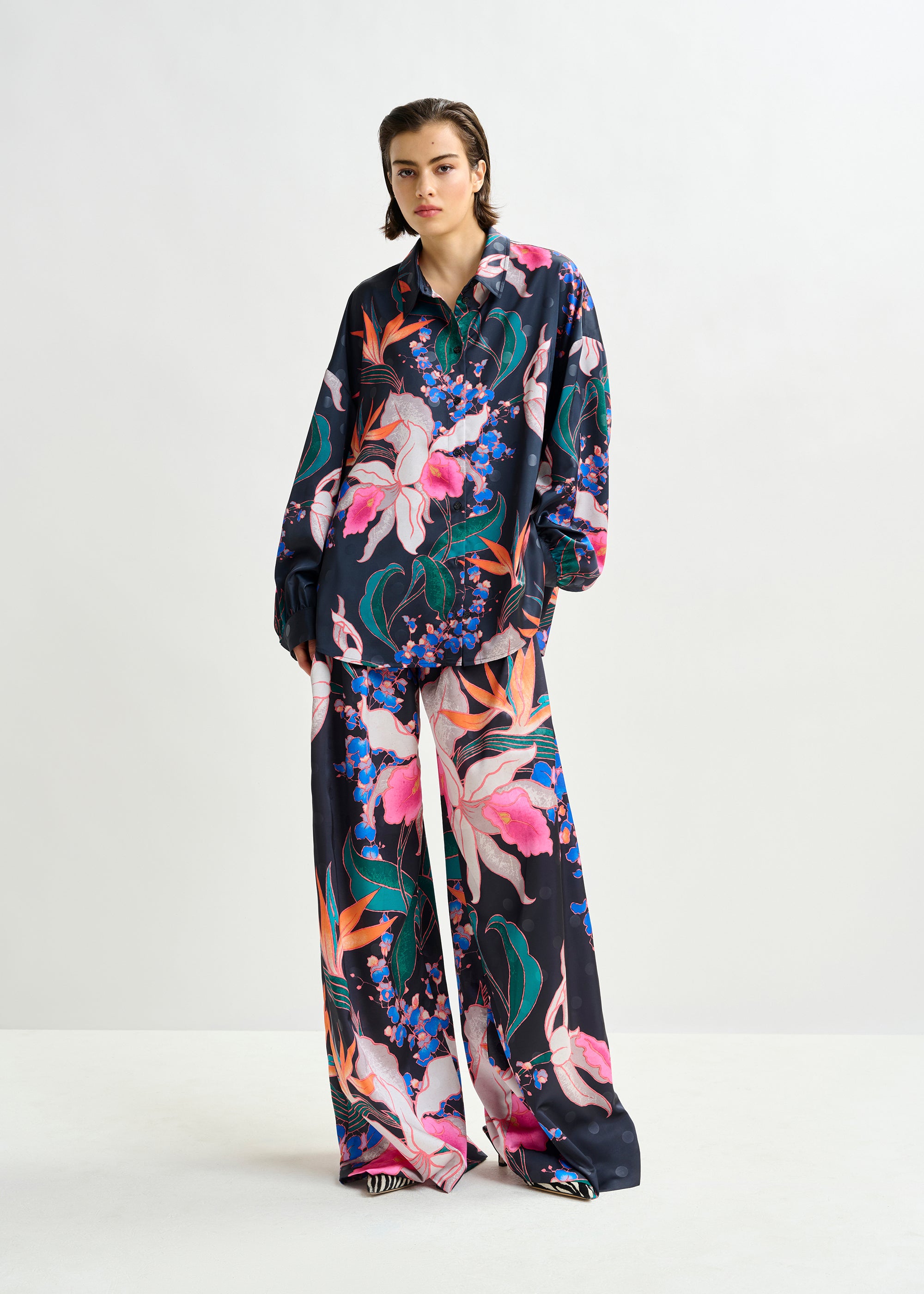 ESSENTIEL ANTWERP IPANTS BLACK PANTS MACBEES