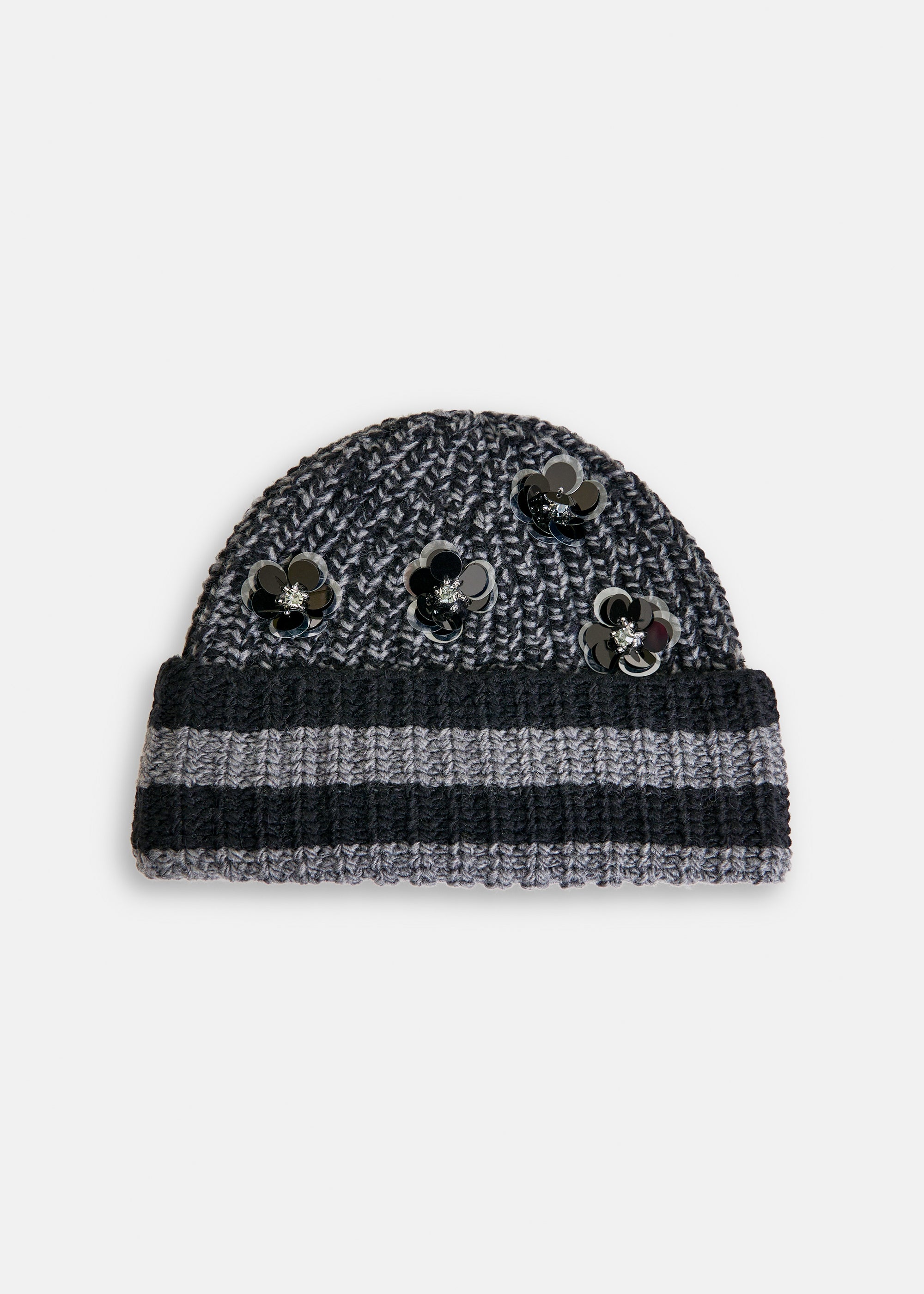ESSENTIEL ANTWERP ISHADOW BLACK HAT MACBEES