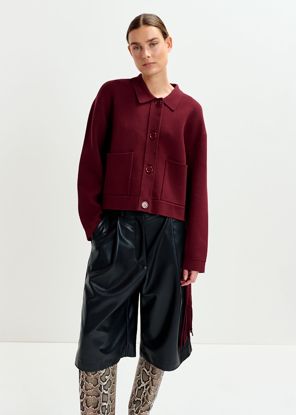 ESSENTIEL ANTWERP ITOP BLACK SHORTS MACBEES