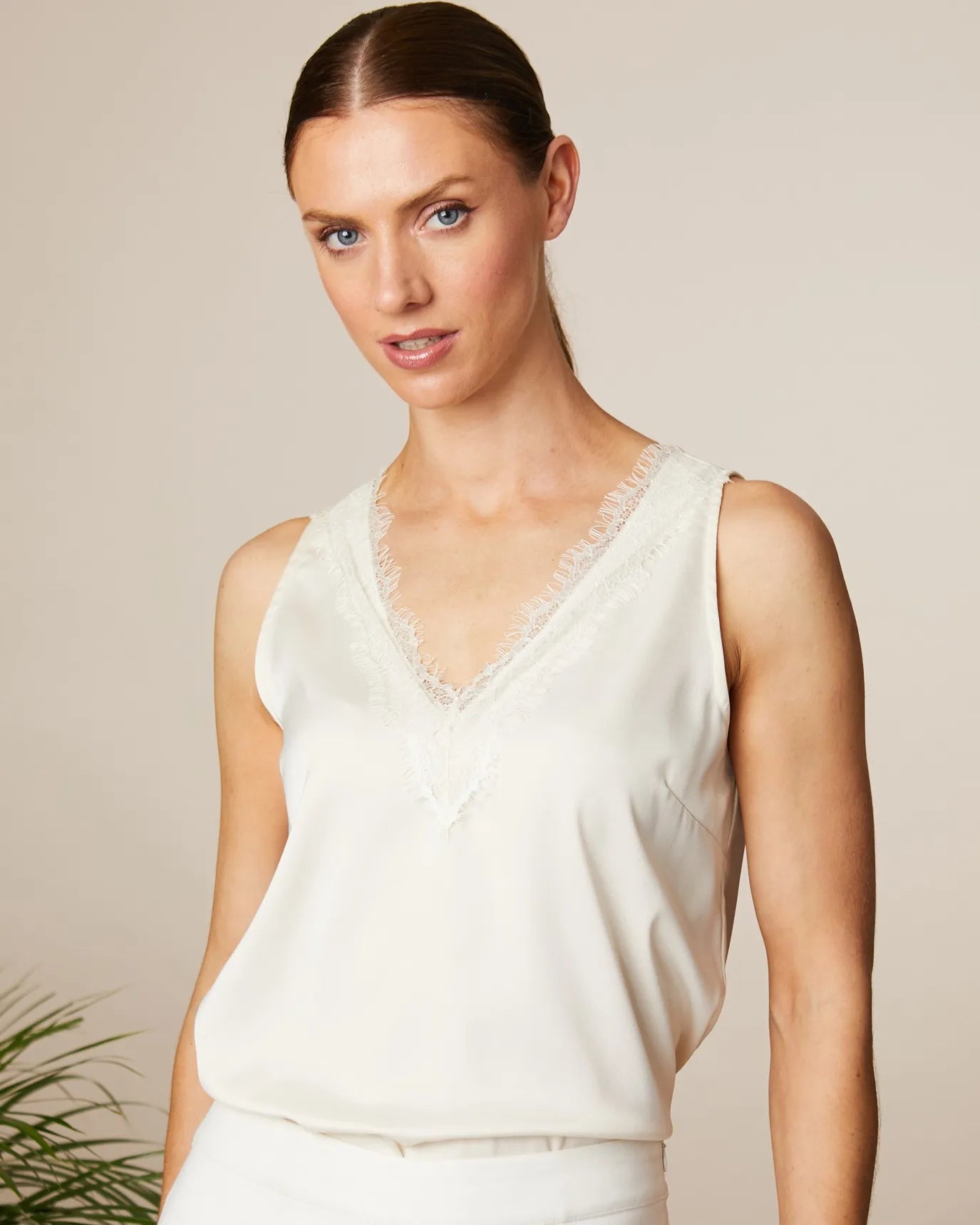 FEE G  LACE TRIM VEST 928Y/123  CREAM 225