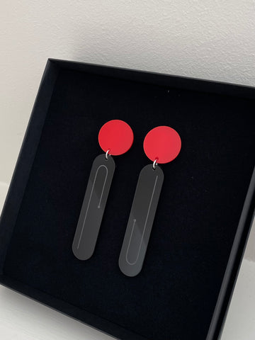 MACBEES CAPULET & MONTAGUE NO GOING BACK EARRINGS 123]