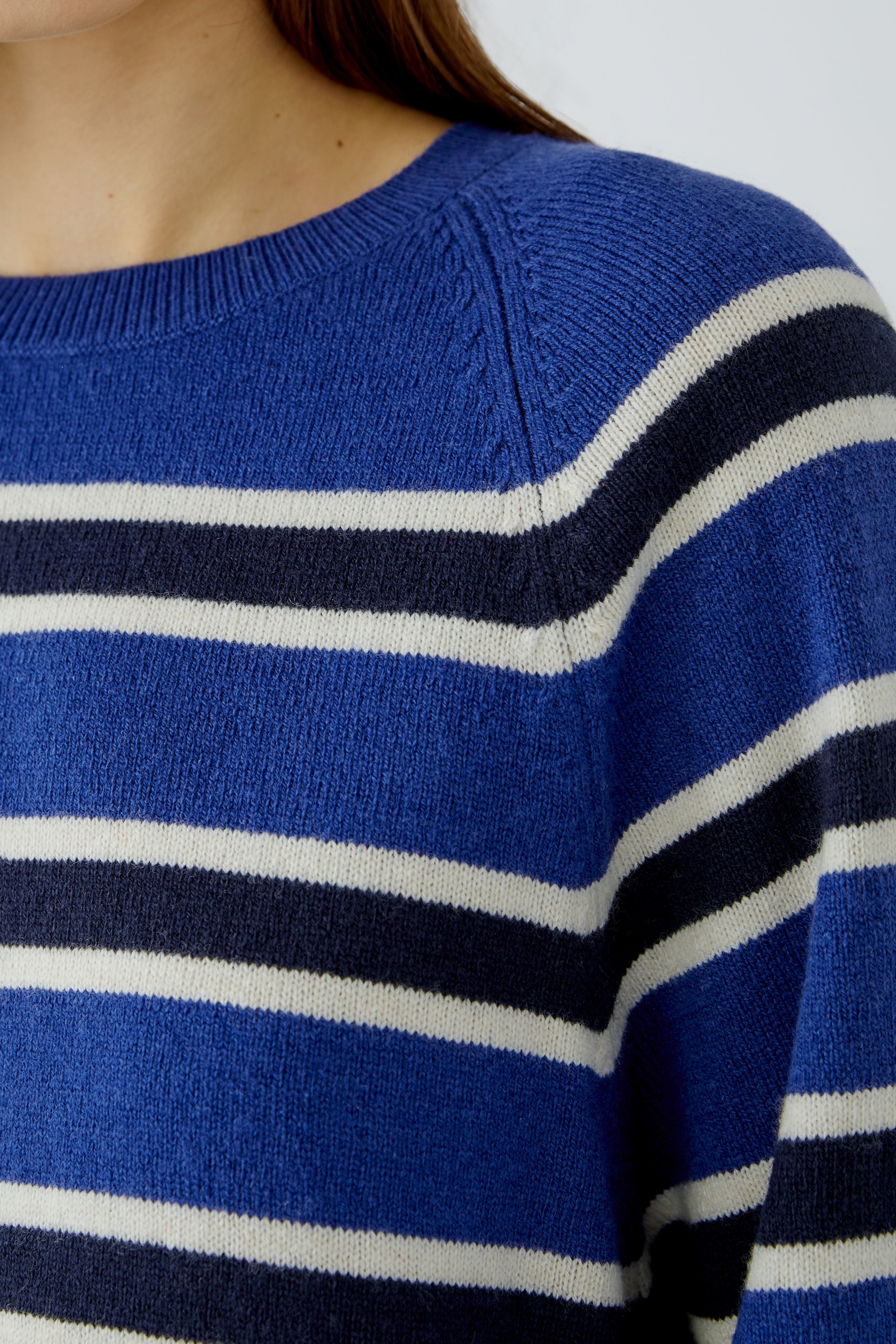 OUI BLUE PULLOVER 98042 0545 226