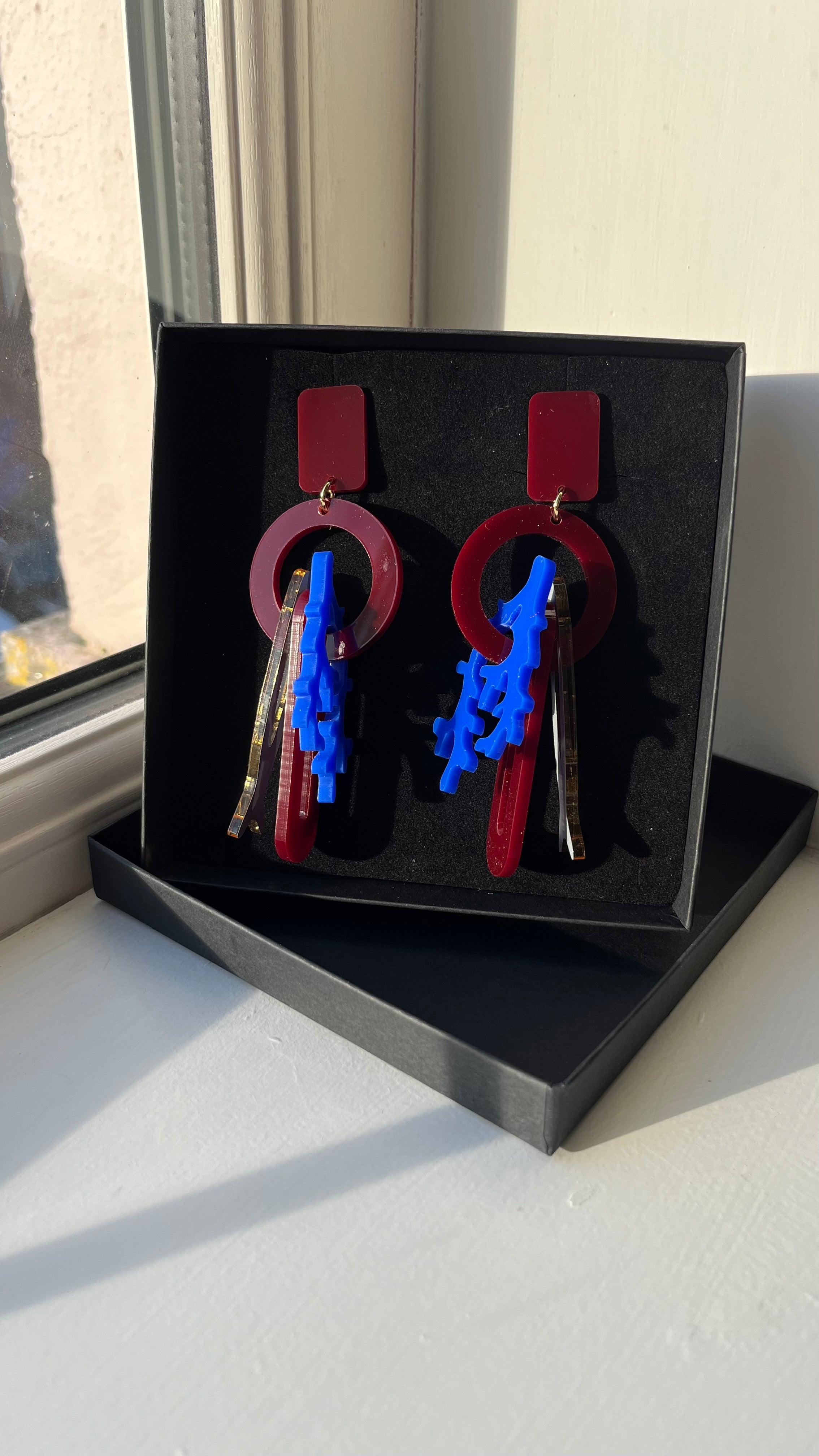 CAPULET & MONTAGUE CHARM DROP EARRINGS BURGUNDY 225