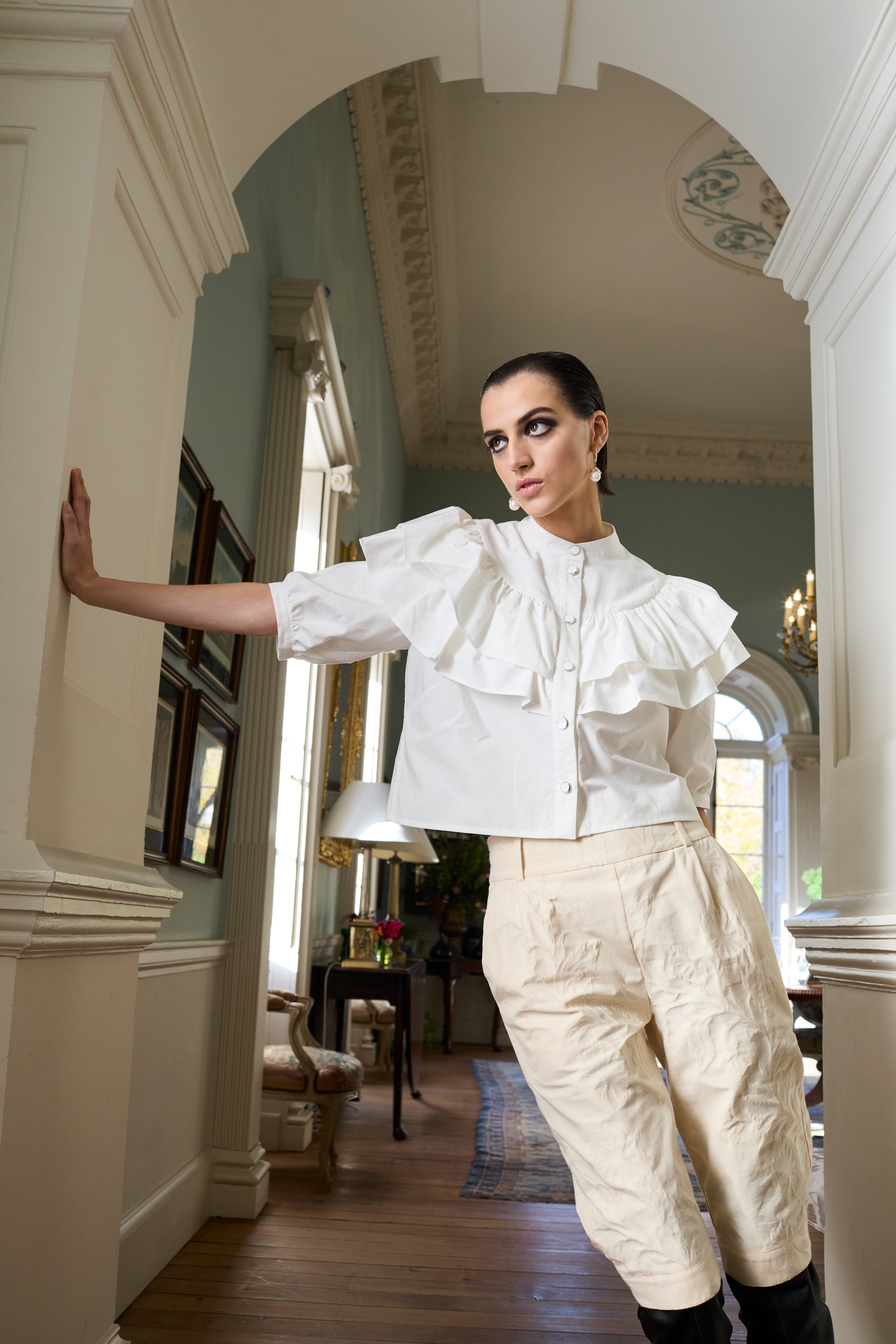 AOIFE LIFESTYLE - CROPPED BLOUSE  POPLIN WHITE -CBV1-W 126