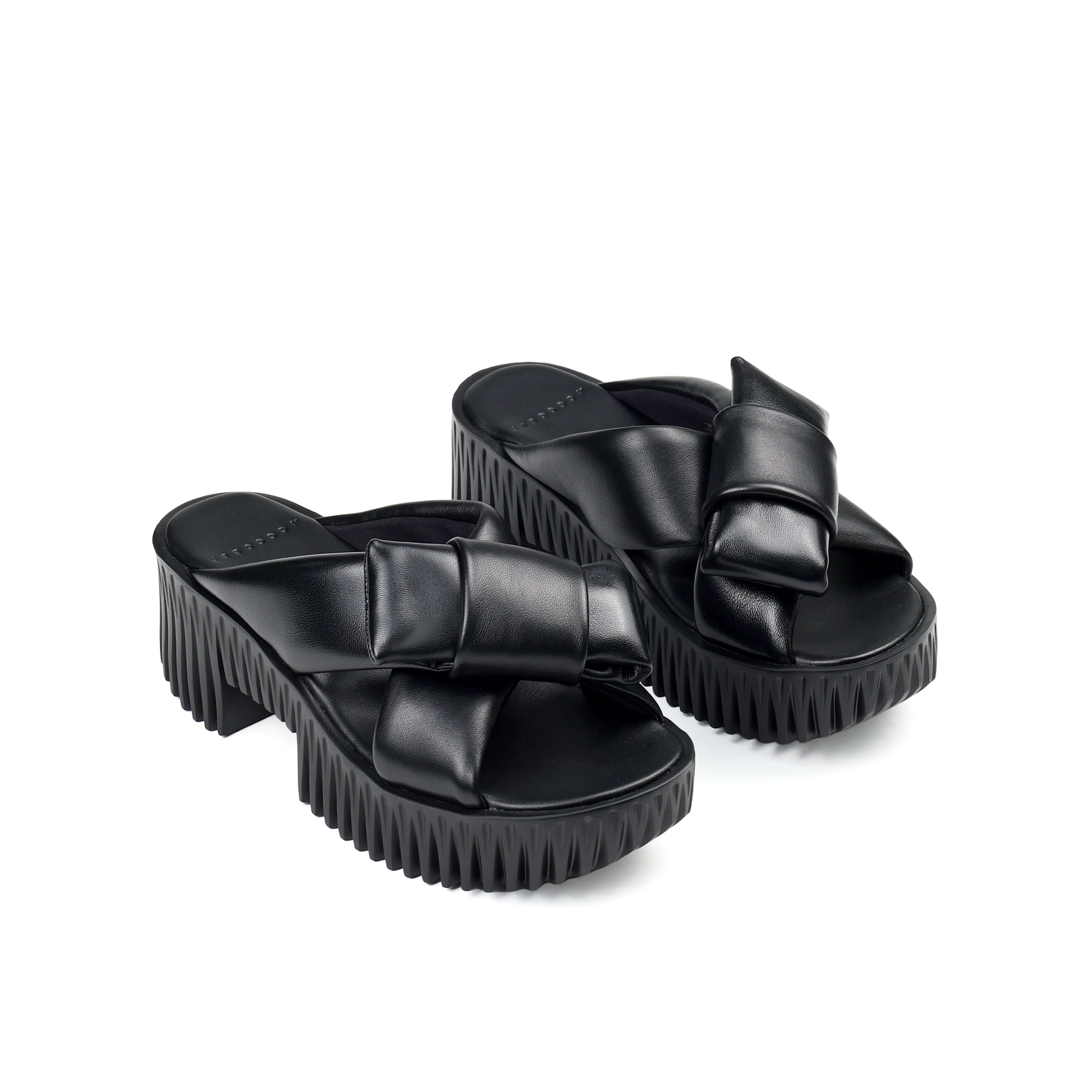 4CCCCEES BLACK SLIDER PLIA BOW 126