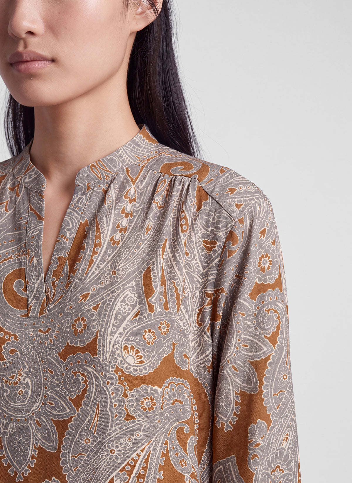 RABE TAN V-NECK BLOUSE 57-121109 226