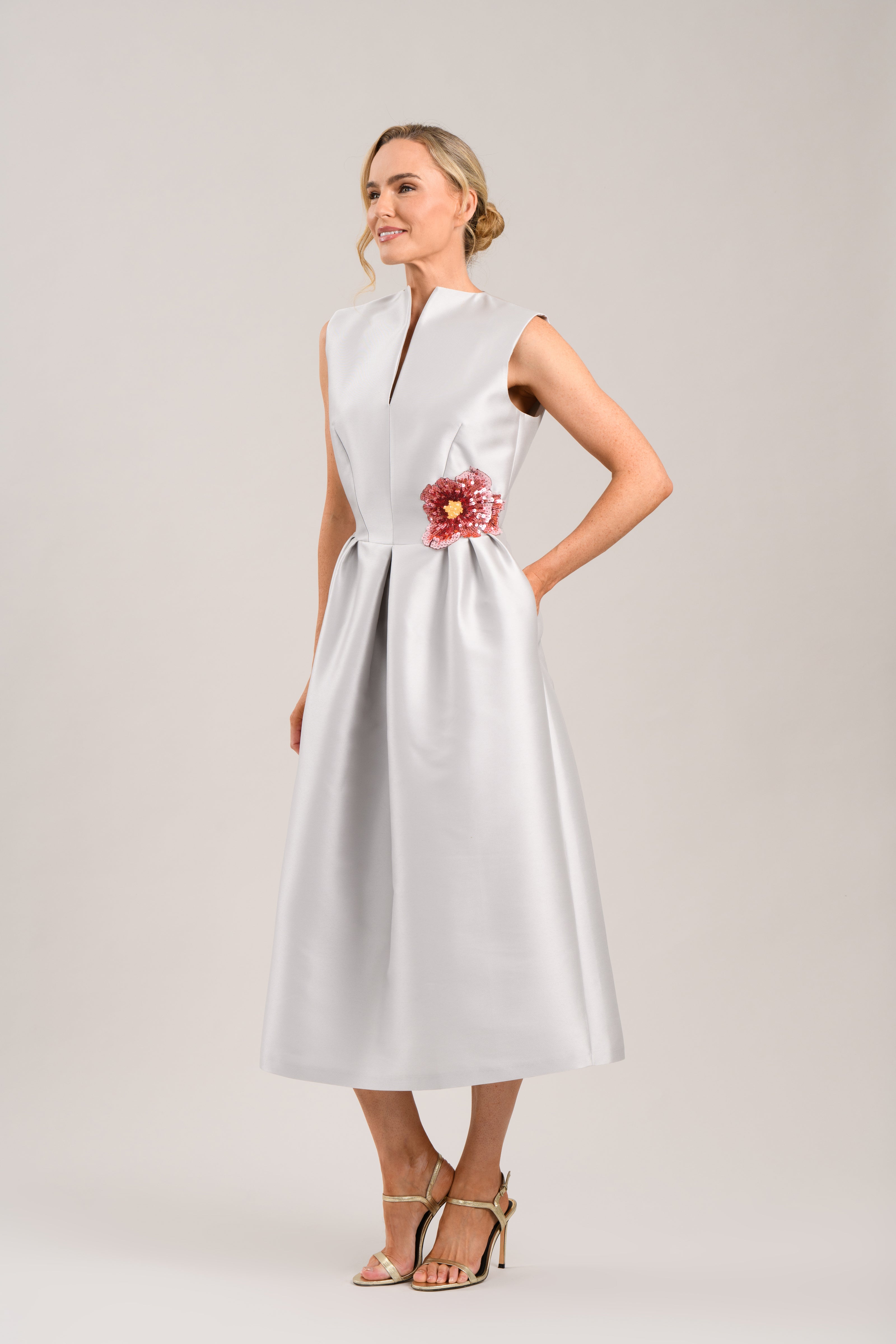 CAROLINE KILKENNY SILVER DRESS VICTORIA 126