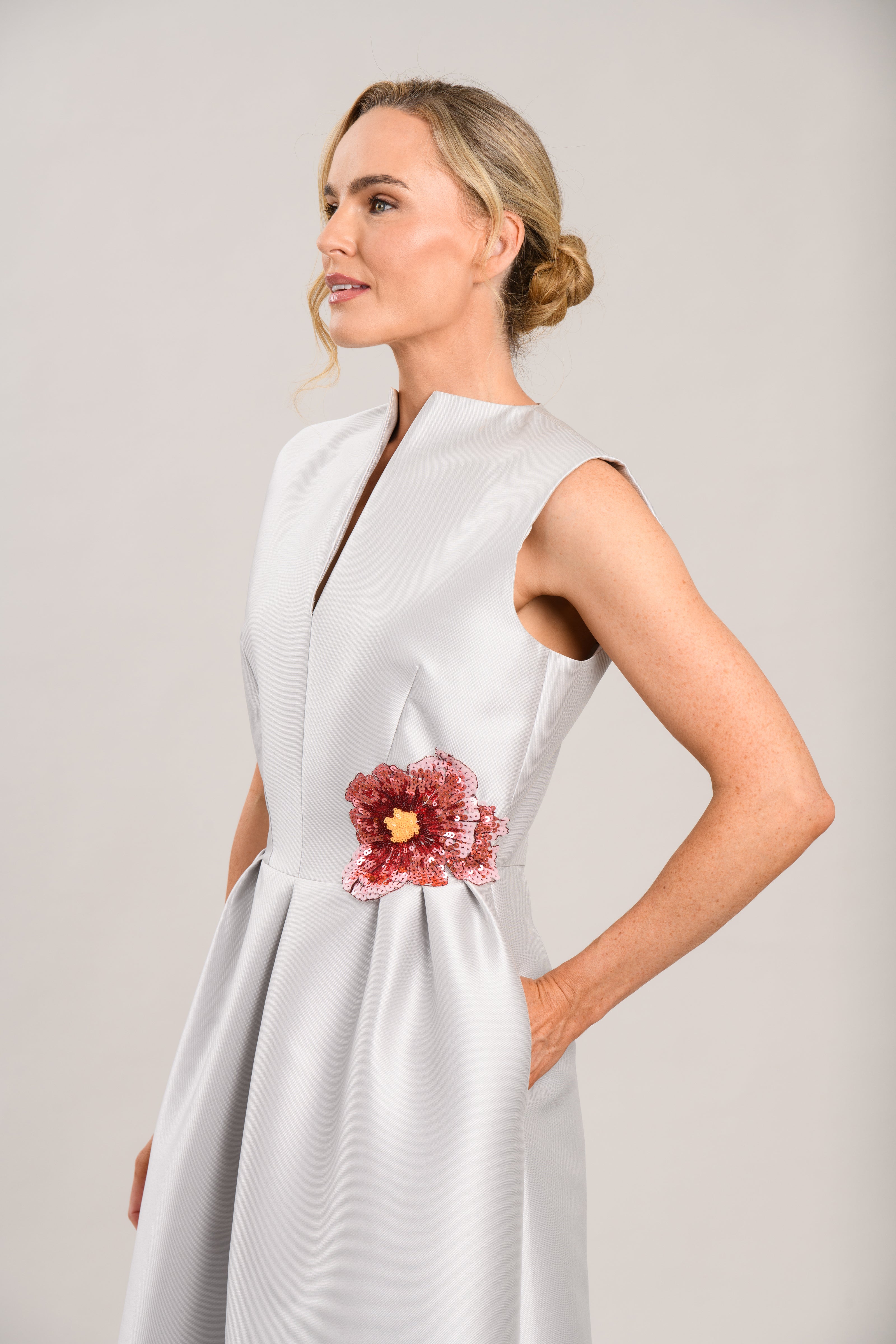 CAROLINE KILKENNY SILVER DRESS VICTORIA 126