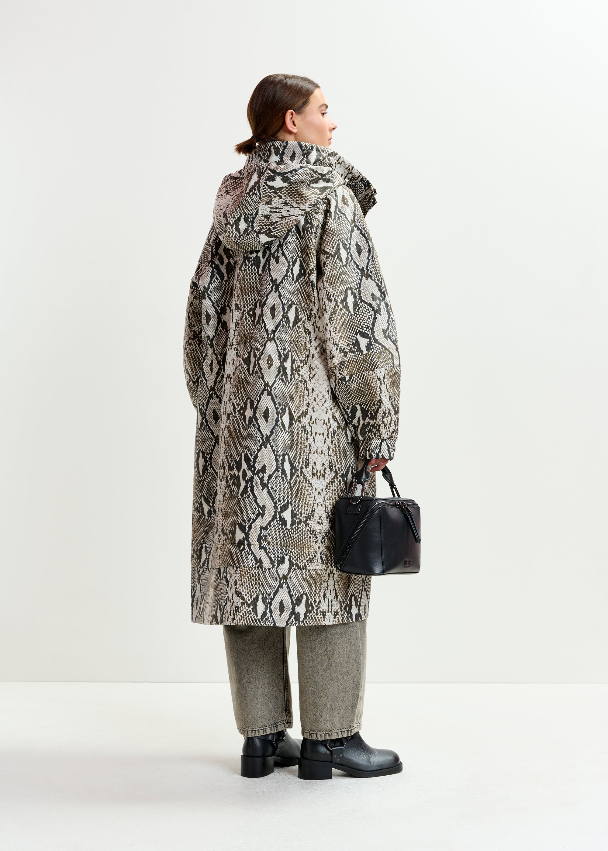ESSENTIEL ANTWERP IDENTIFY OFF WHITE COAT 225