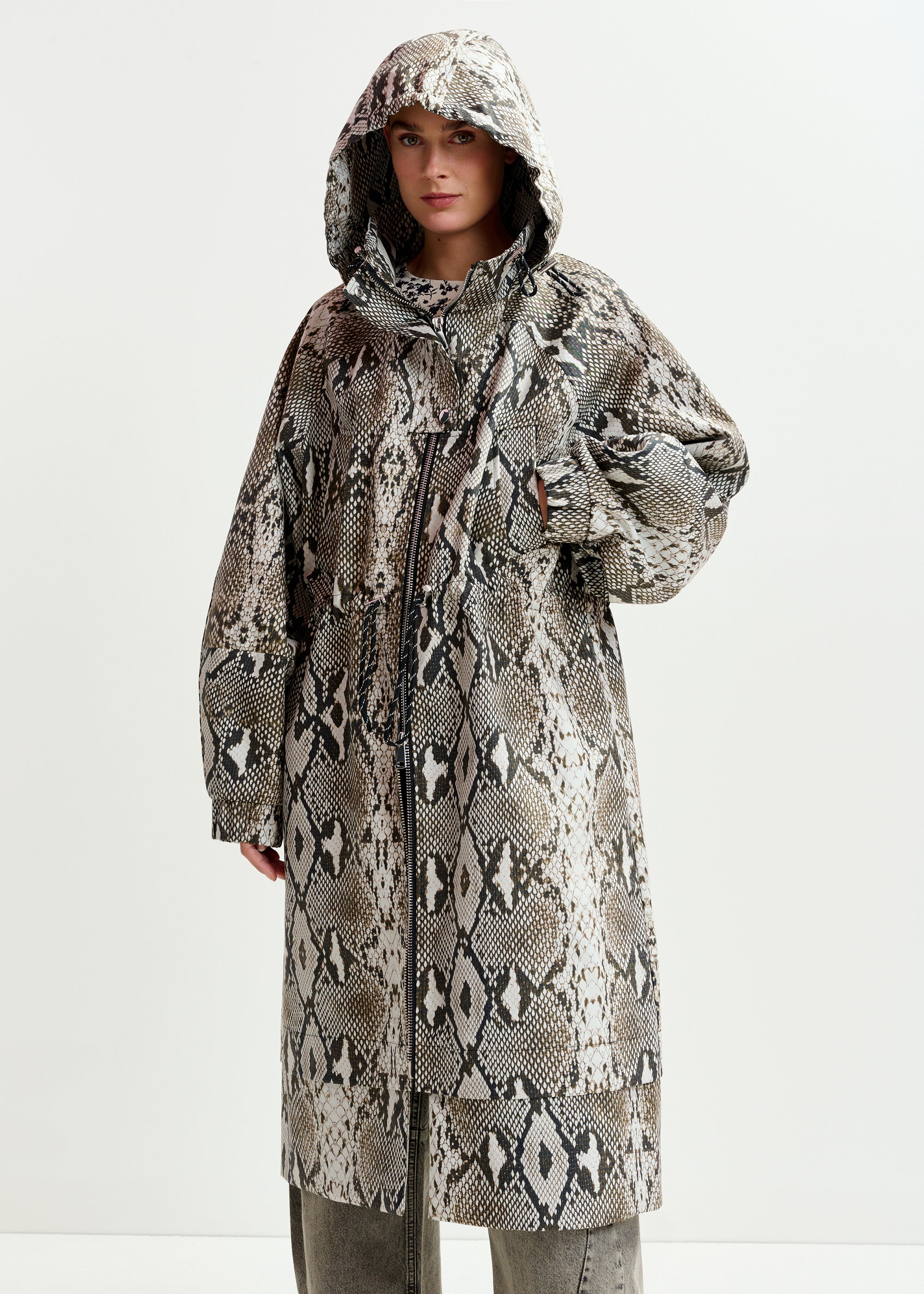 ESSENTIEL ANTWERP IDENTIFY OFF WHITE COAT 225