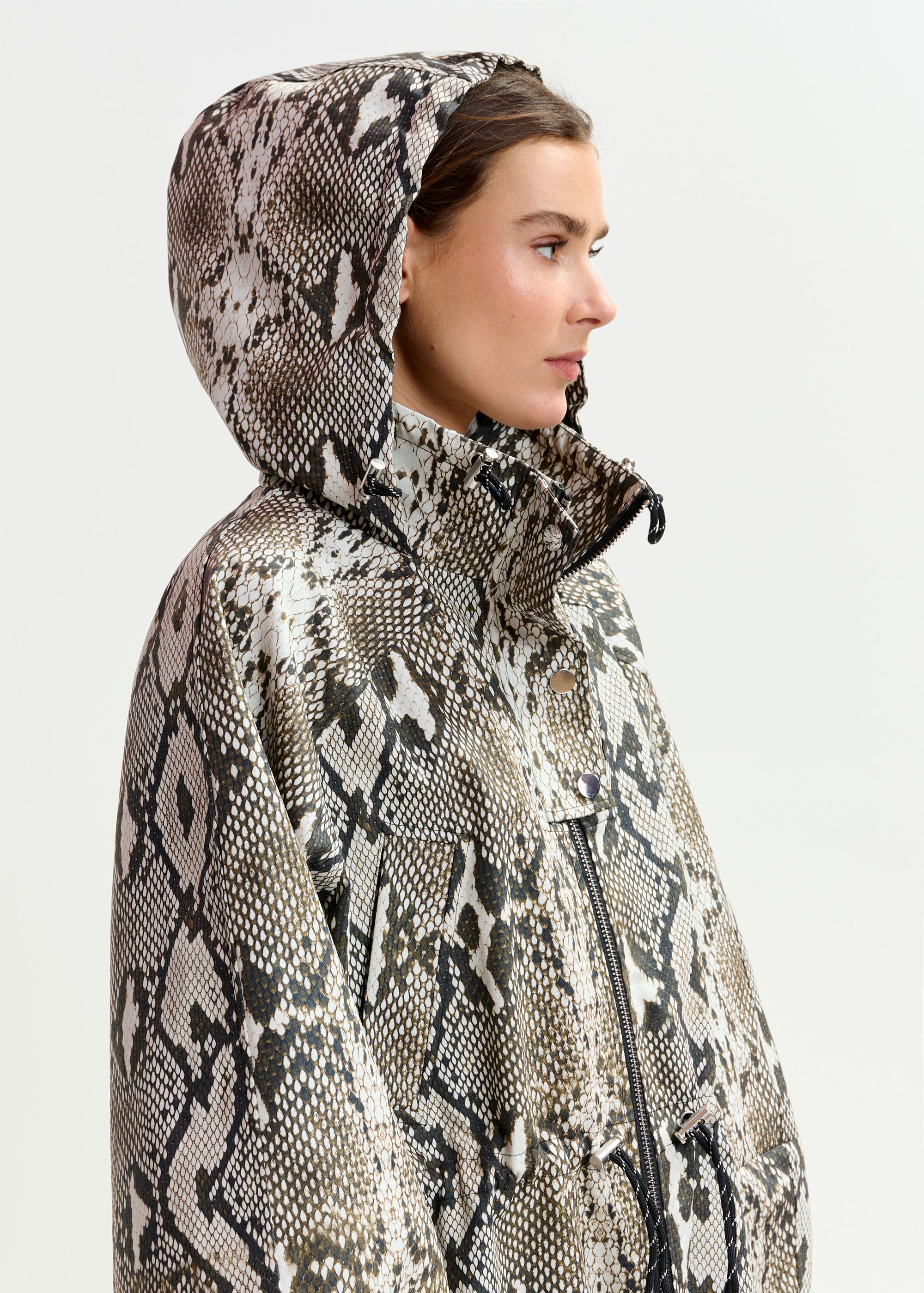 ESSENTIEL ANTWERP IDENTIFY OFF WHITE COAT 225