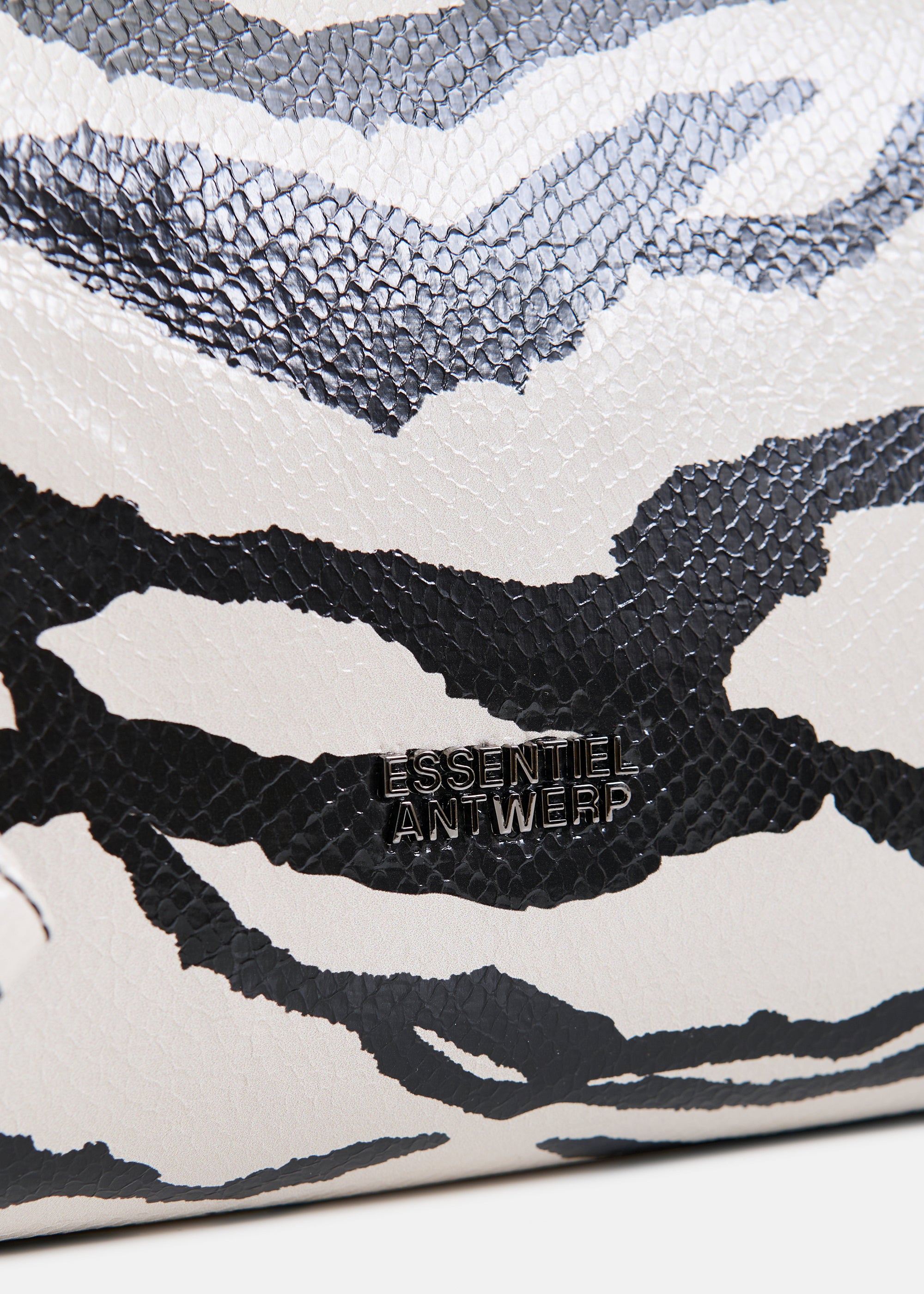 ESSENTIEL ANTWERP ILOISE BLACK BAG 225