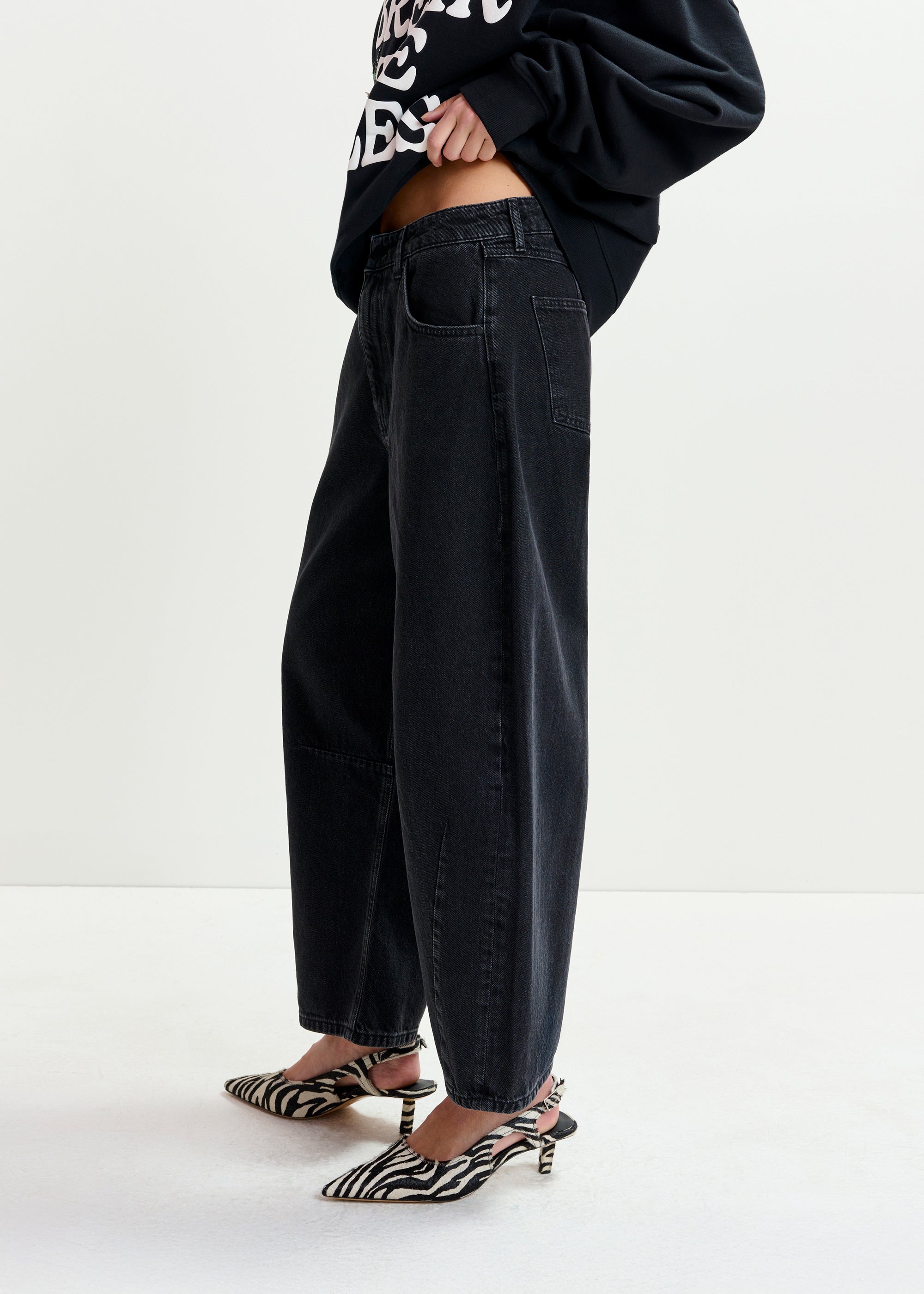 ESSENTIEL ANTWERP INTERSTELLAR BLACK JEANS 225