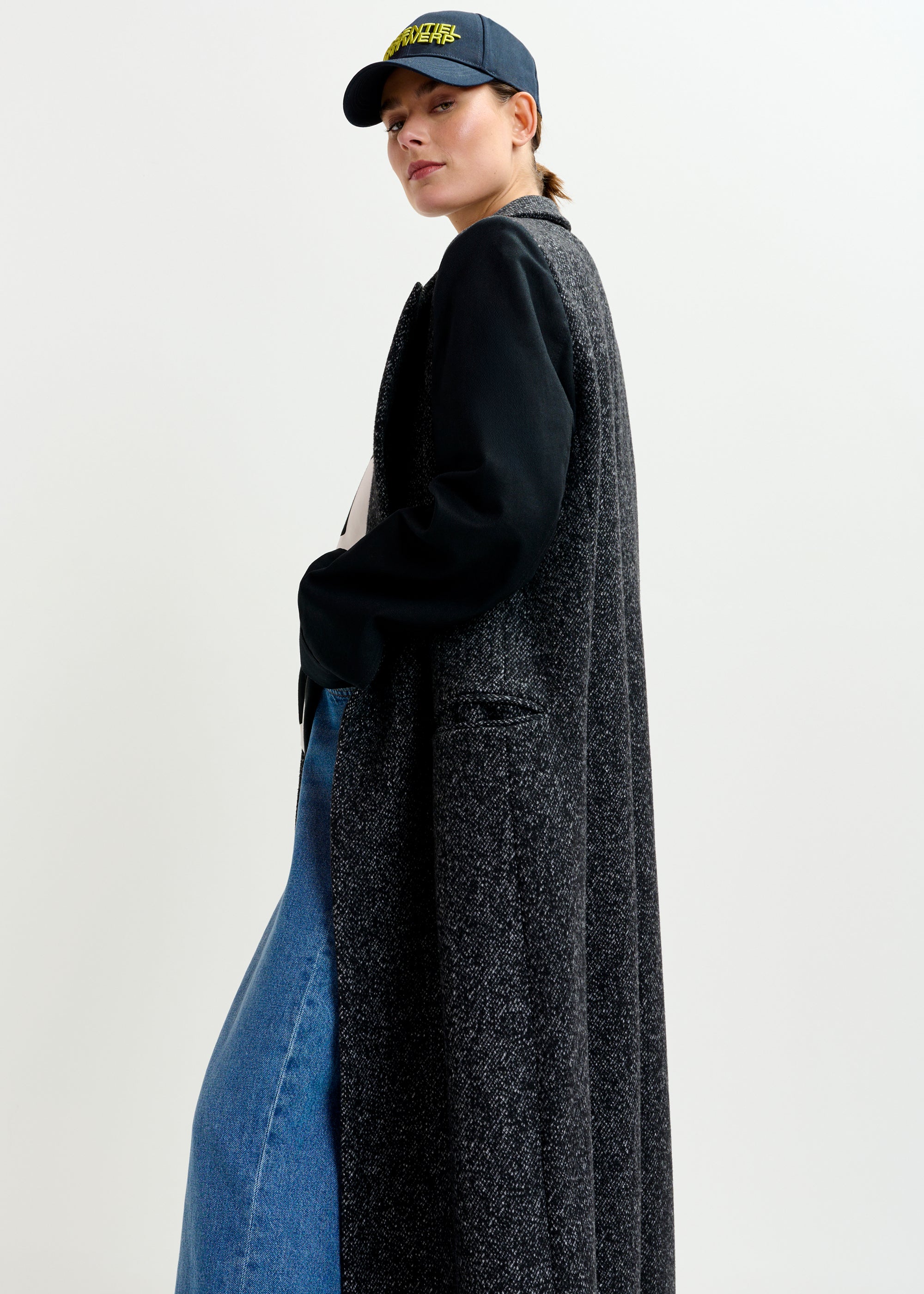 ESSENTIEL ANTWERP IVONA BLACK COAT 225