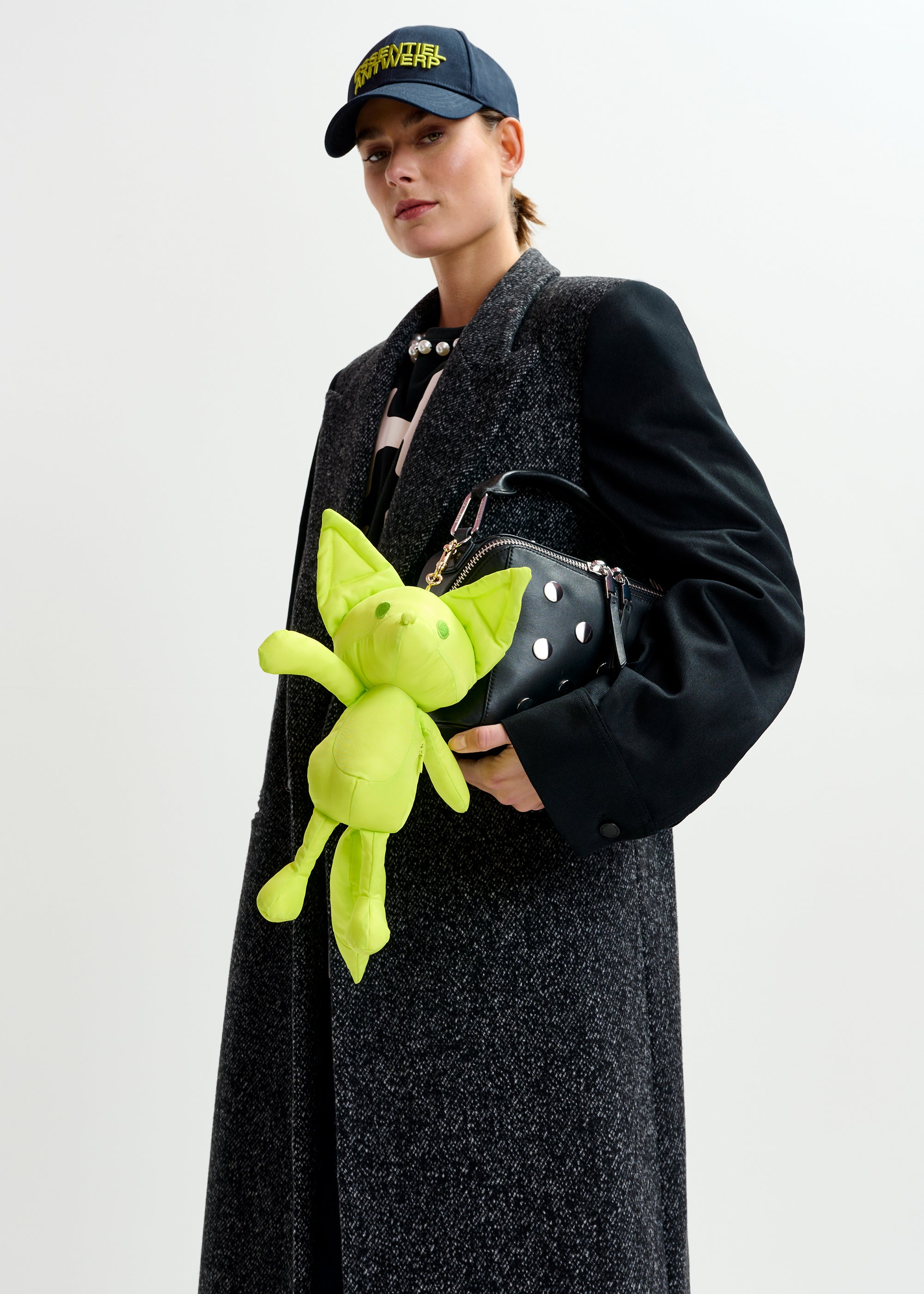 ESSENTIEL ANTWERP IVONA BLACK COAT 225