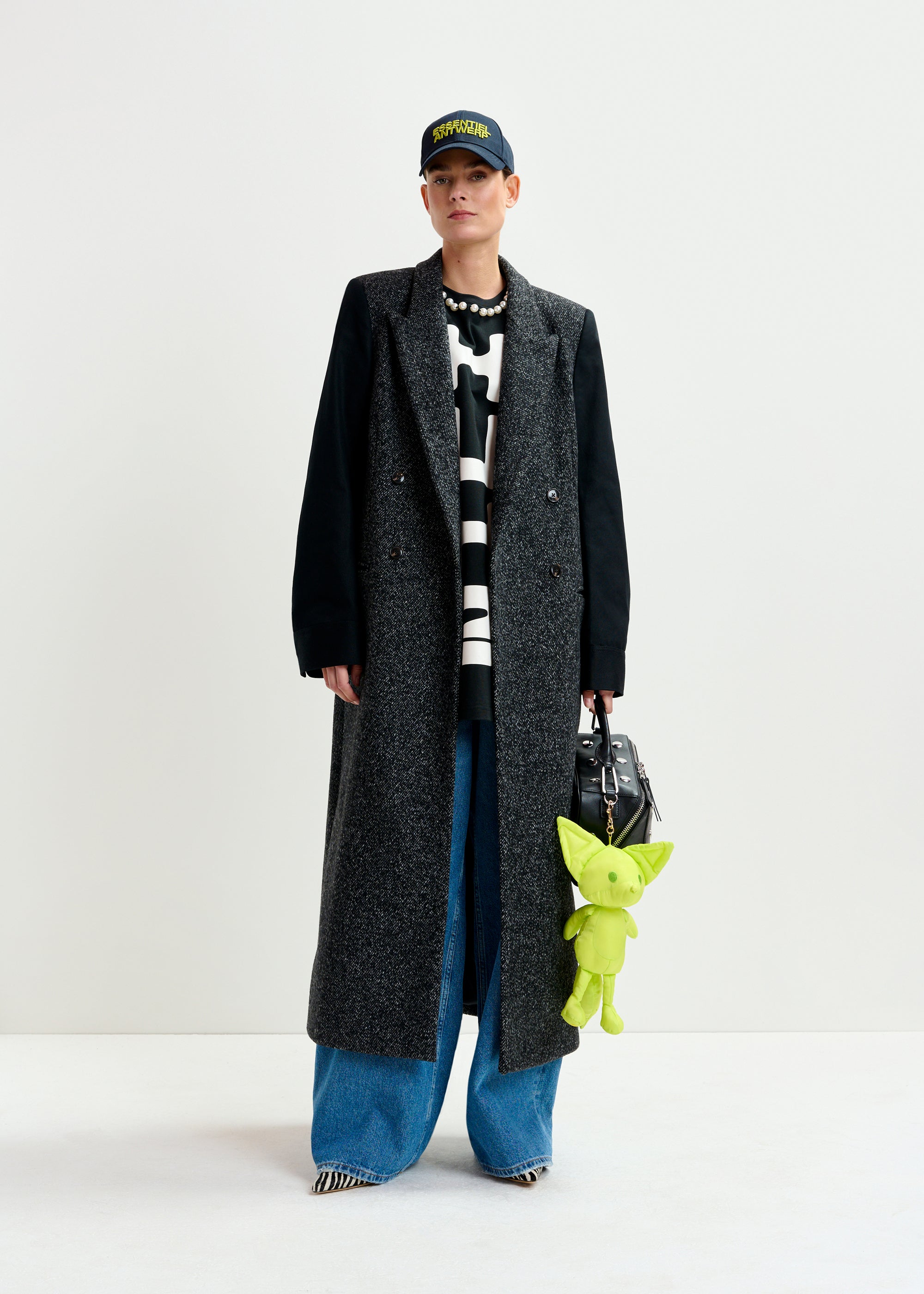 ESSENTIEL ANTWERP IVONA BLACK COAT 225