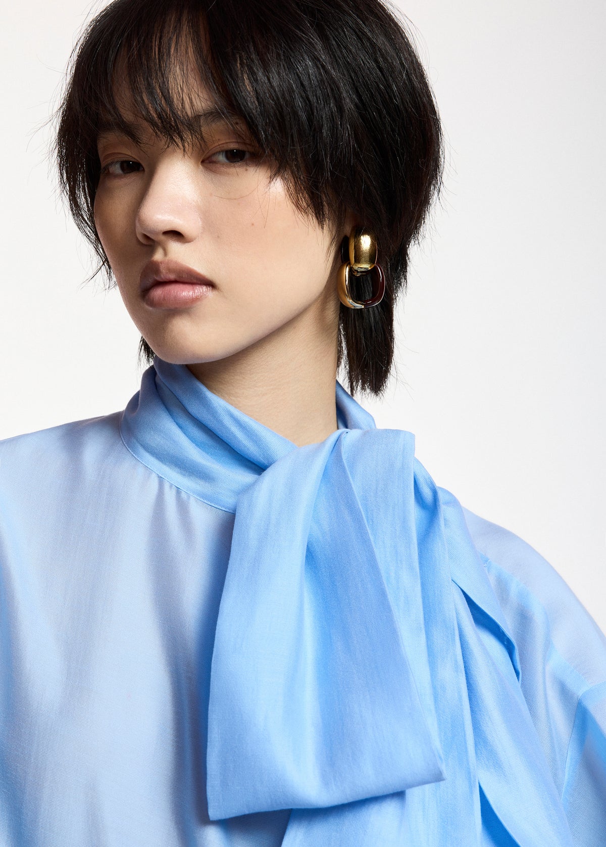 ESSENTIEL ANTWERP BLUE KARISMATIC PUSSY BOW TIE TOP 226