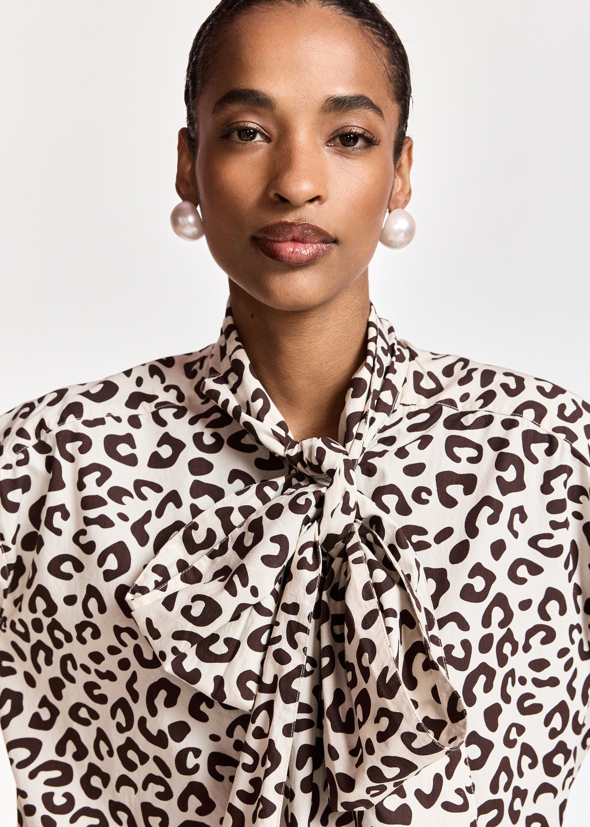 ESSENTIEL ANTWERP WHITE KHALEESI PUSSY BOW TIE SHIRT 226