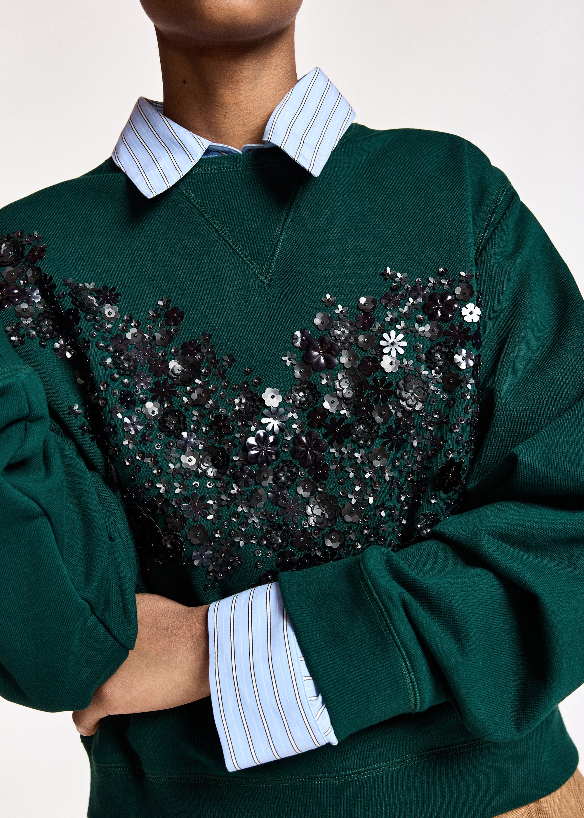 ESSENTIEL ANTWERP GREEN EMBROIDERED SWEATSHIRT KRUIMEL 226