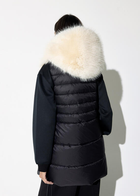 LOLA CASADEMUNT BLACK FUR GILET LF2601015 226