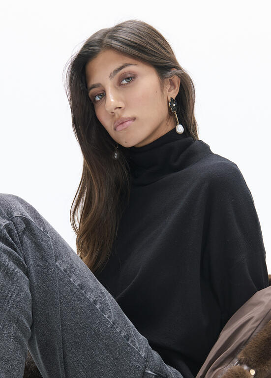 LOLA CASADEMUNT BLACK LONG FLOWER EARRINGS 2603009 226