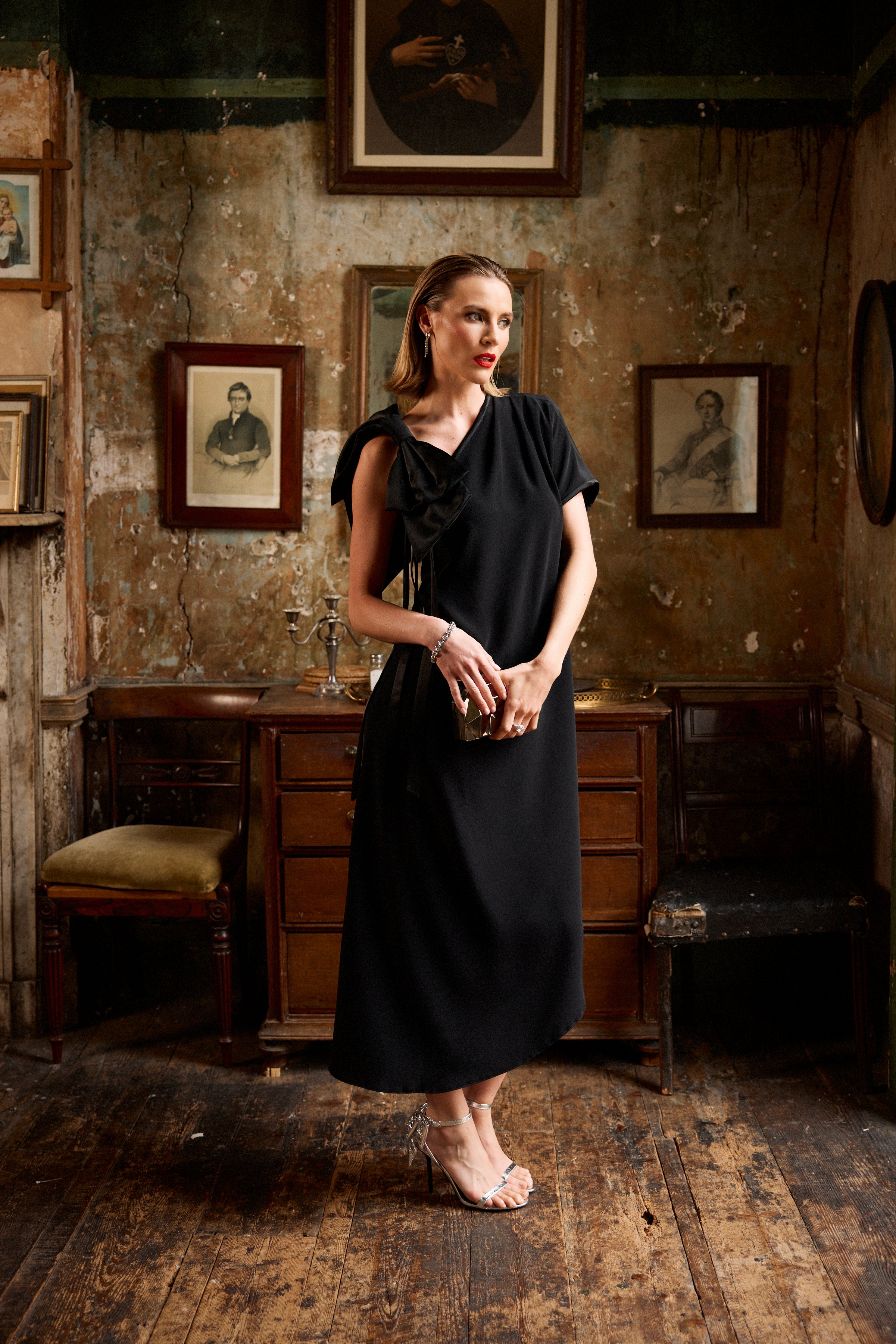 MONESSA JOAN CRIOA BLACK DRESS W/BOW 225