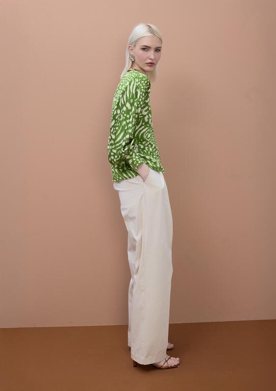 LOLA CASADEMUNT MITE GREEN V-NECK BLOUSE  MS2615038 126