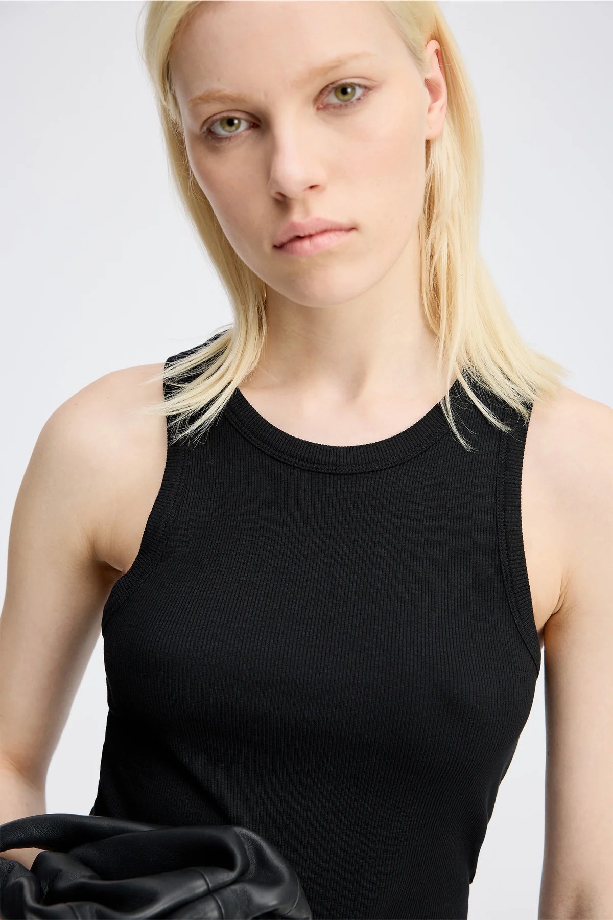 MUNTHE PEACH BLACK TOP 126
