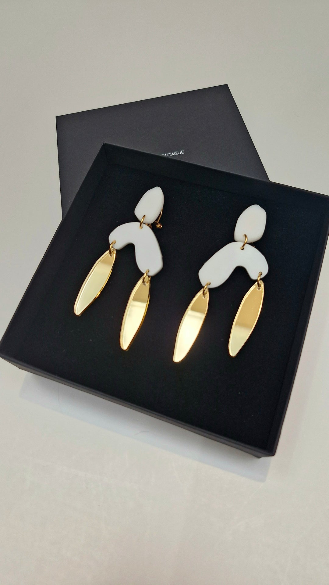 CAPULET & MONTAGUE STICKS & STONE WHITE EARRINGS 225